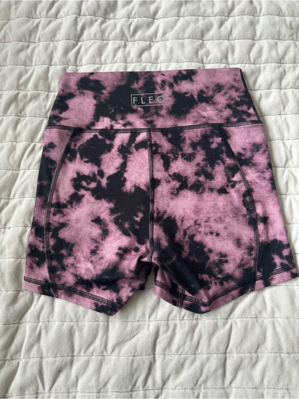 Fleo true high contour shorts, pink tie dye